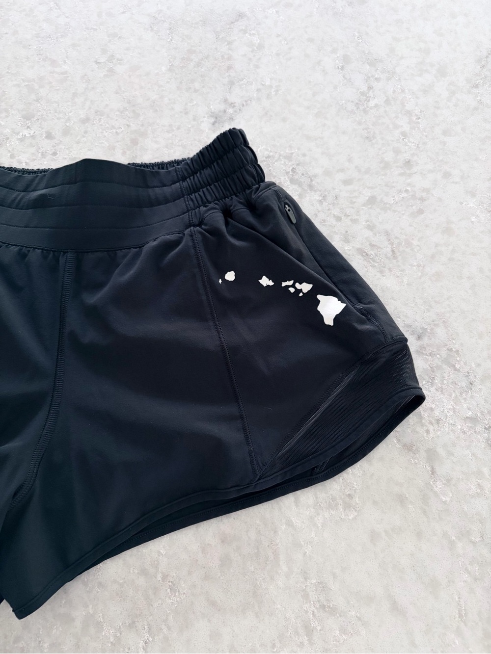 Lululemon Hawaii Hotty Hot Shorts - Black/Size 2